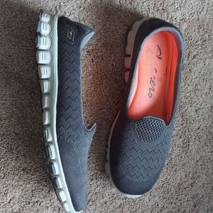 Skechers slip on shoes